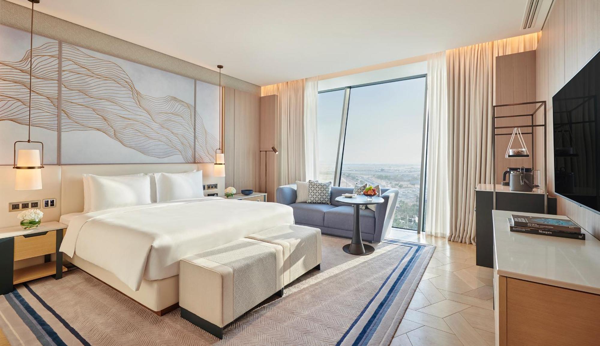 Grand Hyatt Kuwait Hotel Koeweit Buitenkant foto A bedroom at the hotel